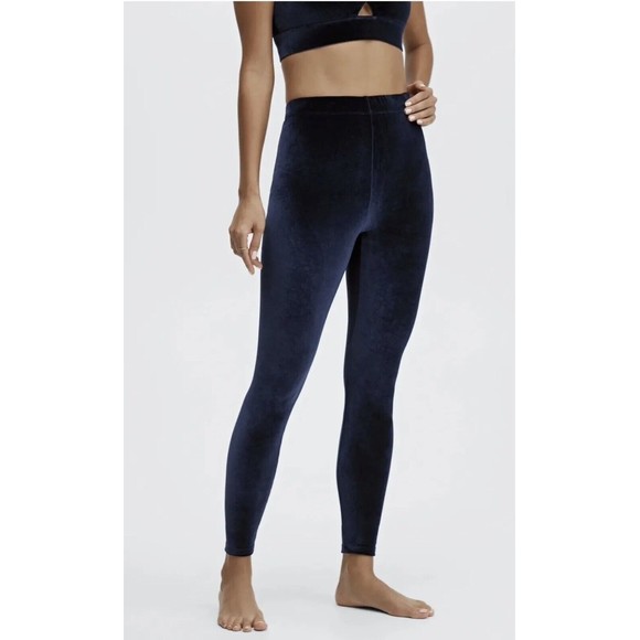 Fabletics Leggings Womens Small Navy Blue Velour Velvet Yoga - Picture 1 of 6